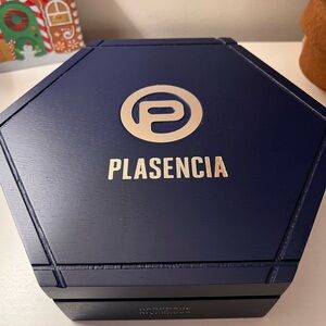 Plasencia Blue Hexagonal Box